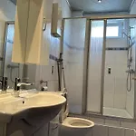 Modernes 5 , 6 Und 7 In Apartment *