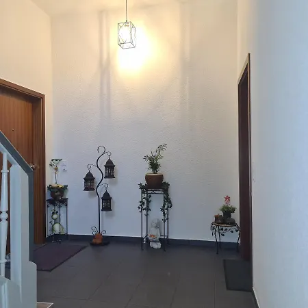 Modernes 5 , 6 Und 7 In Apartment