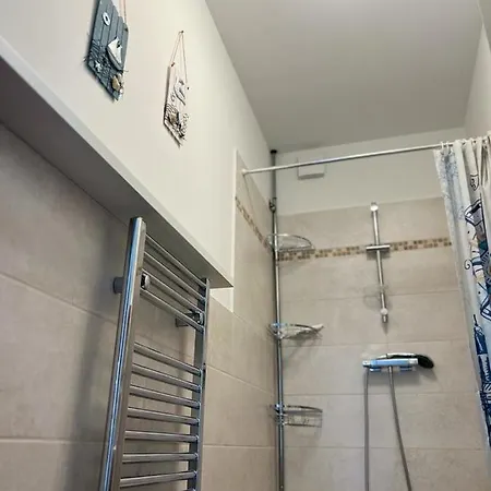 Modernes 5 , 6 Und 7 In Apartment