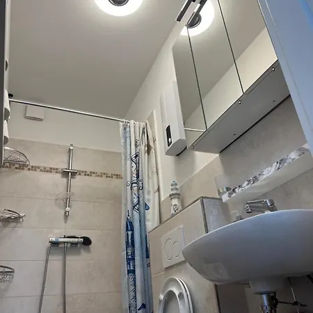 Modernes 5 , 6 Und 7 In Appartement *